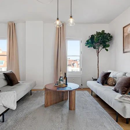 Sanders Haven - Lovely Two-bedroom In Historical Lägenhet