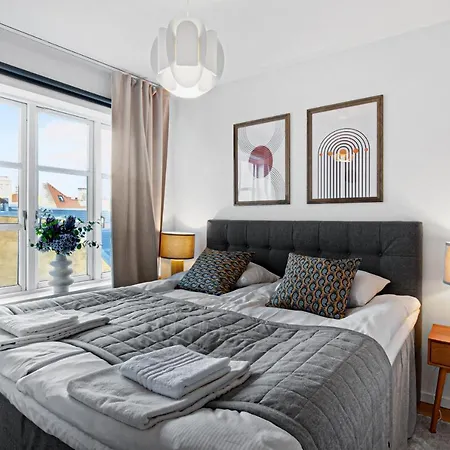 Sanders Haven - Lovely Two-bedroom In Historical Apartment